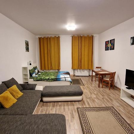 Vadim'S Guesthouse Sibiu Bagian luar foto